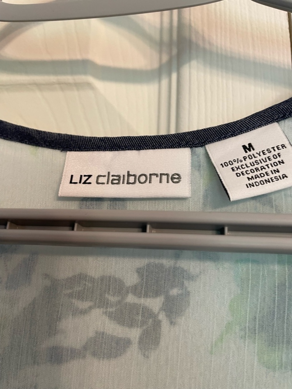 Liz Claiborne White Floral Print Sleeveless Top - Blue & Green Accents - Picture 2 of 3